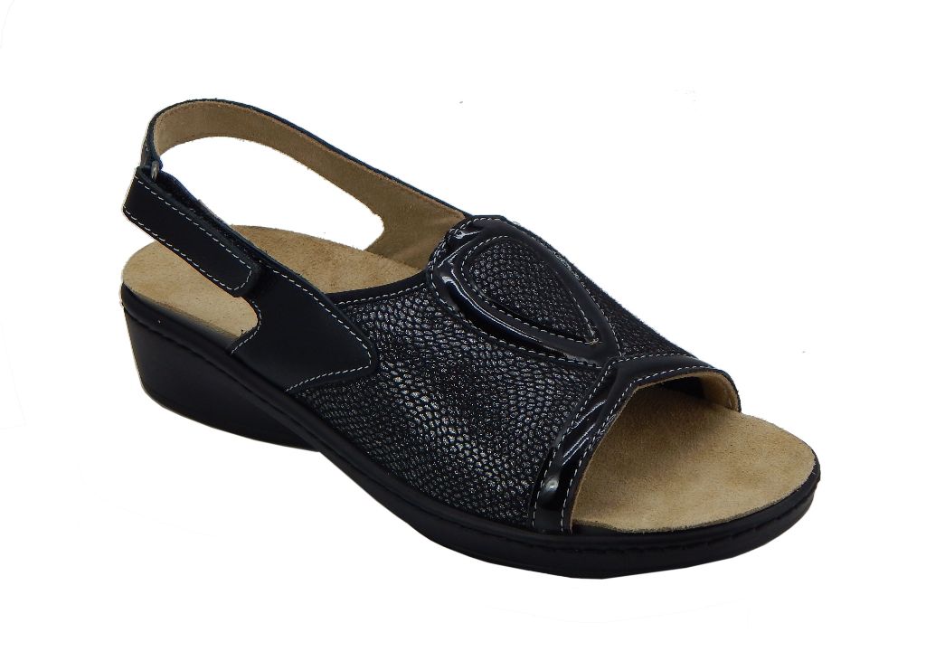 woman sandal drop black